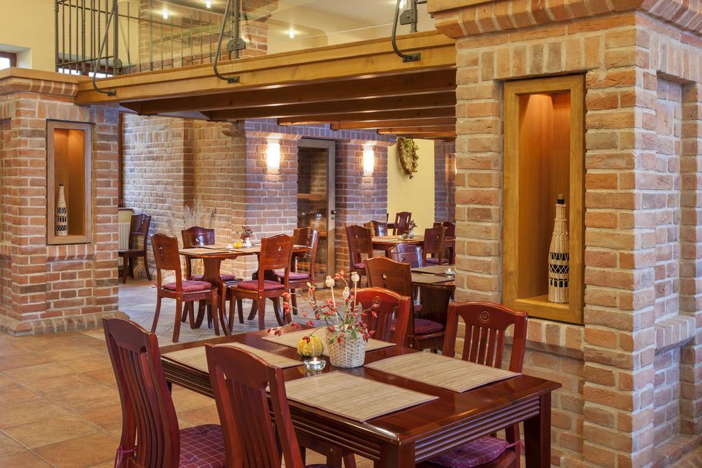Hotel Aurelius Mikulov Ngoại thất bức ảnh