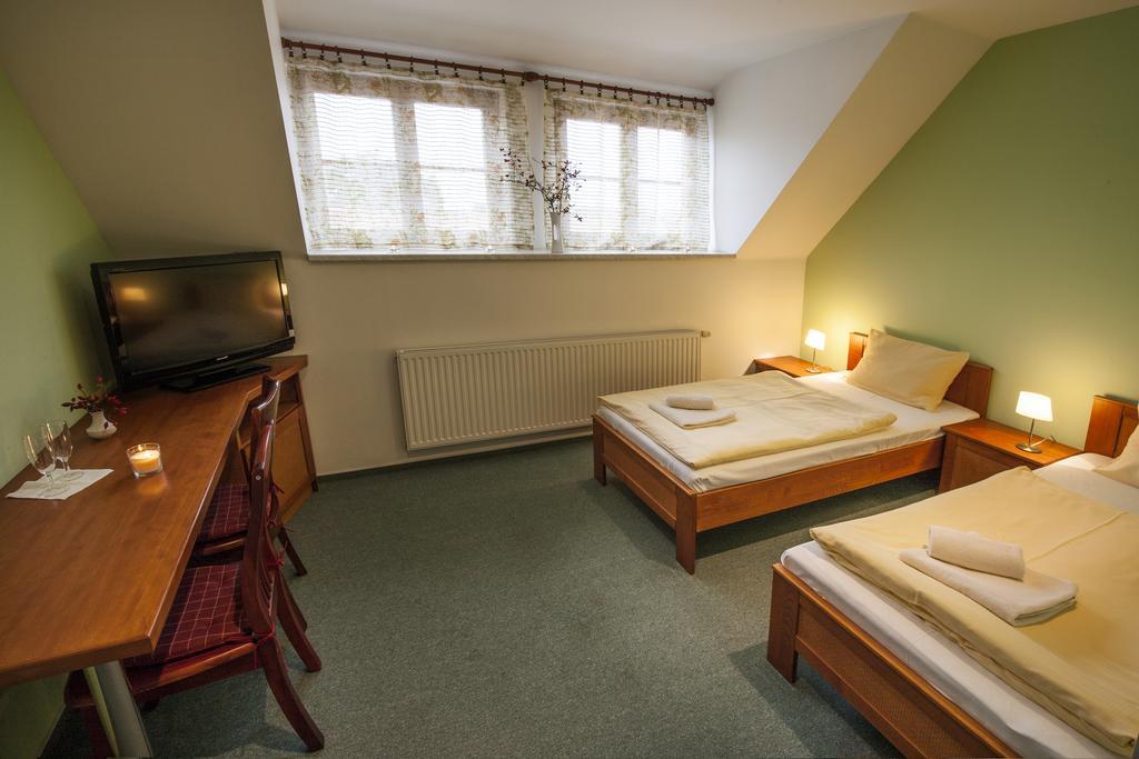 Hotel Aurelius Mikulov Phòng bức ảnh