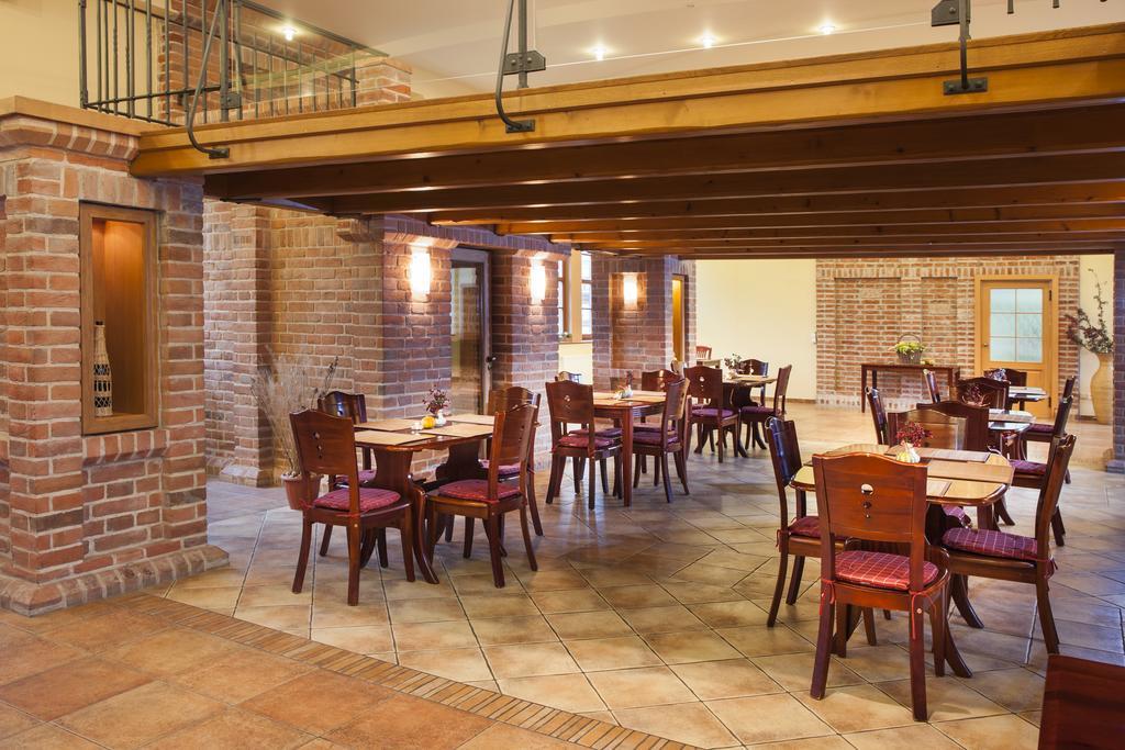 Hotel Aurelius Mikulov Ngoại thất bức ảnh