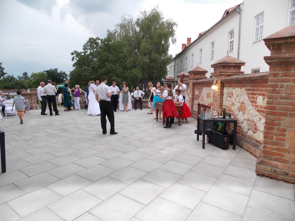 Hotel Aurelius Mikulov Ngoại thất bức ảnh