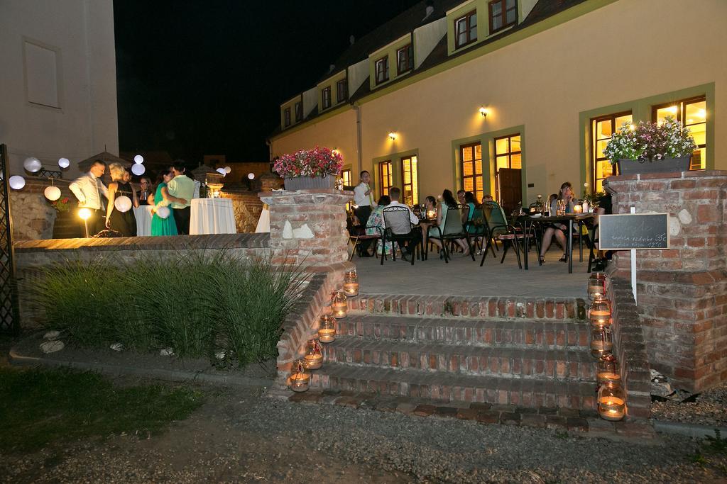 Hotel Aurelius Mikulov Ngoại thất bức ảnh