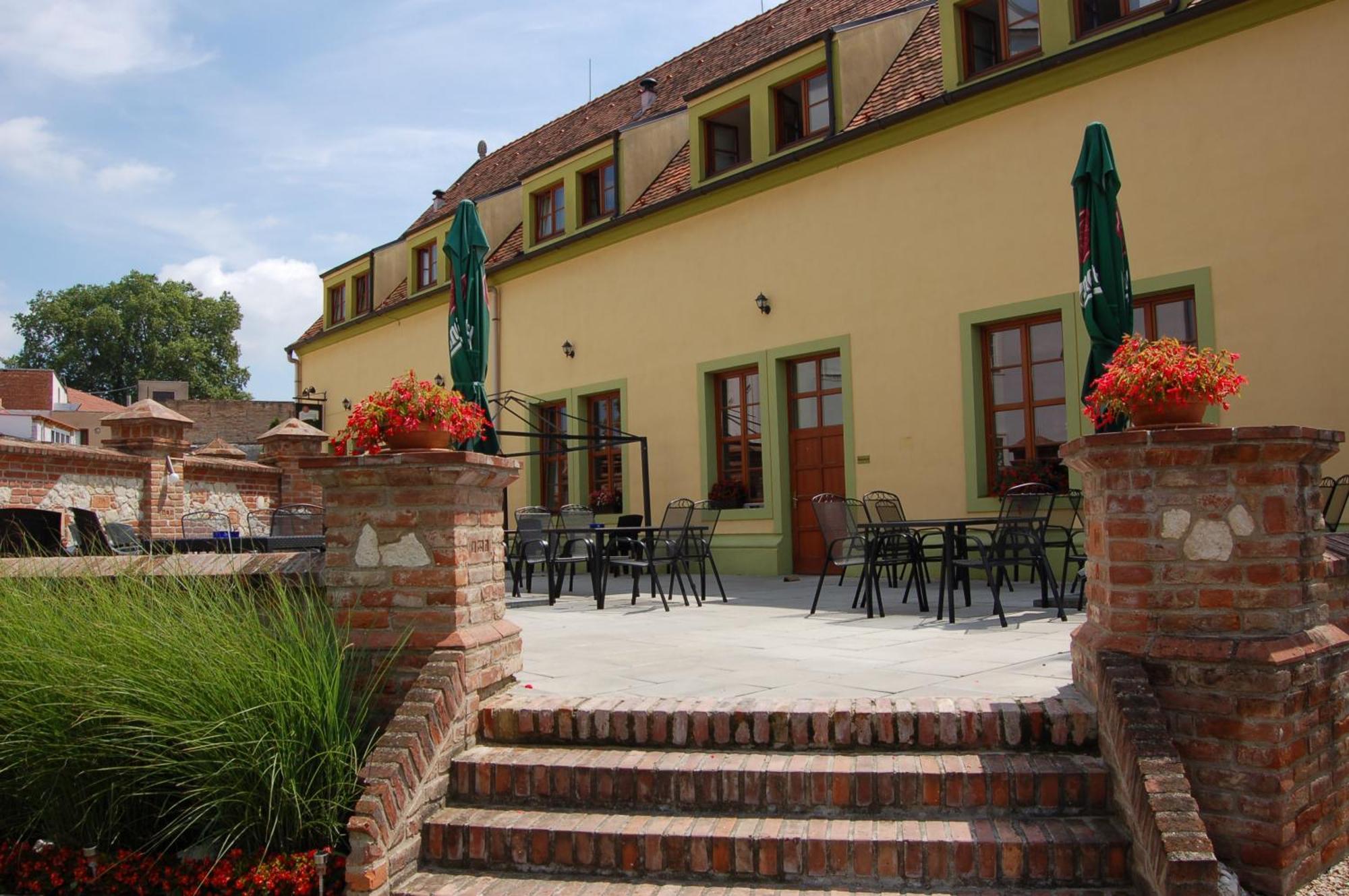 Hotel Aurelius Mikulov Ngoại thất bức ảnh