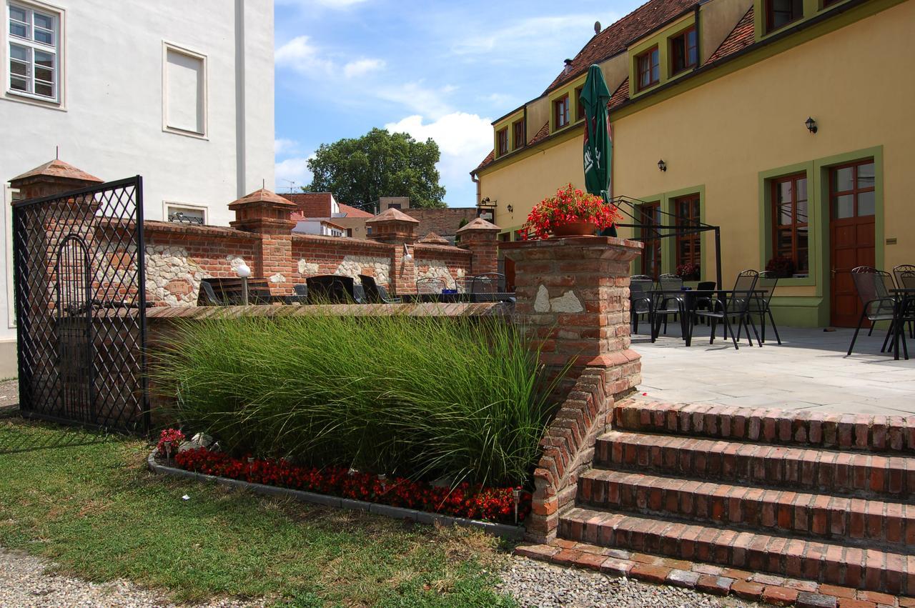Hotel Aurelius Mikulov Ngoại thất bức ảnh